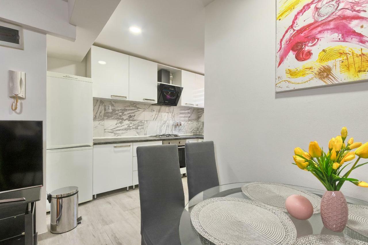 Old Town Apartments In City Center PUY 외부 사진