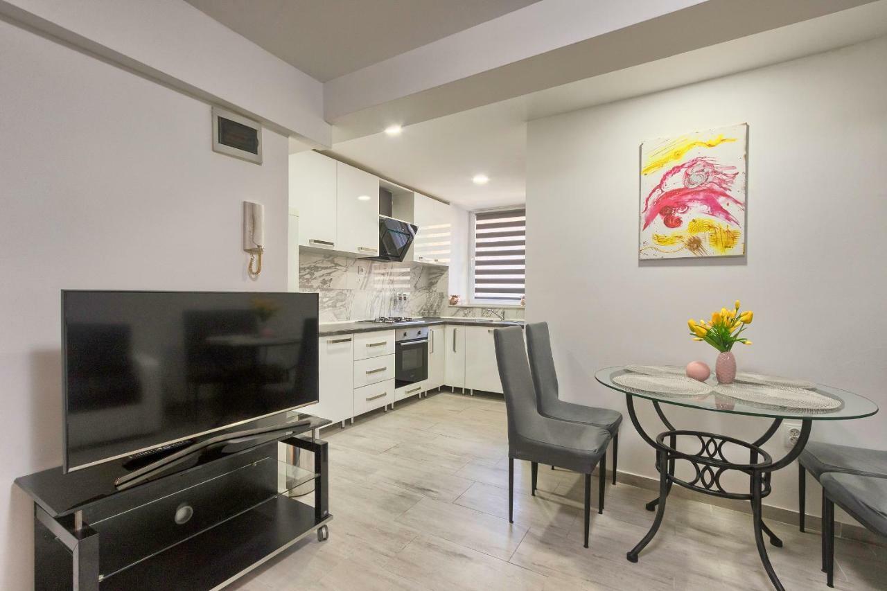Old Town Apartments In City Center PUY 외부 사진