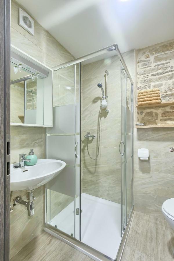 Old Town Apartments In City Center PUY 외부 사진
