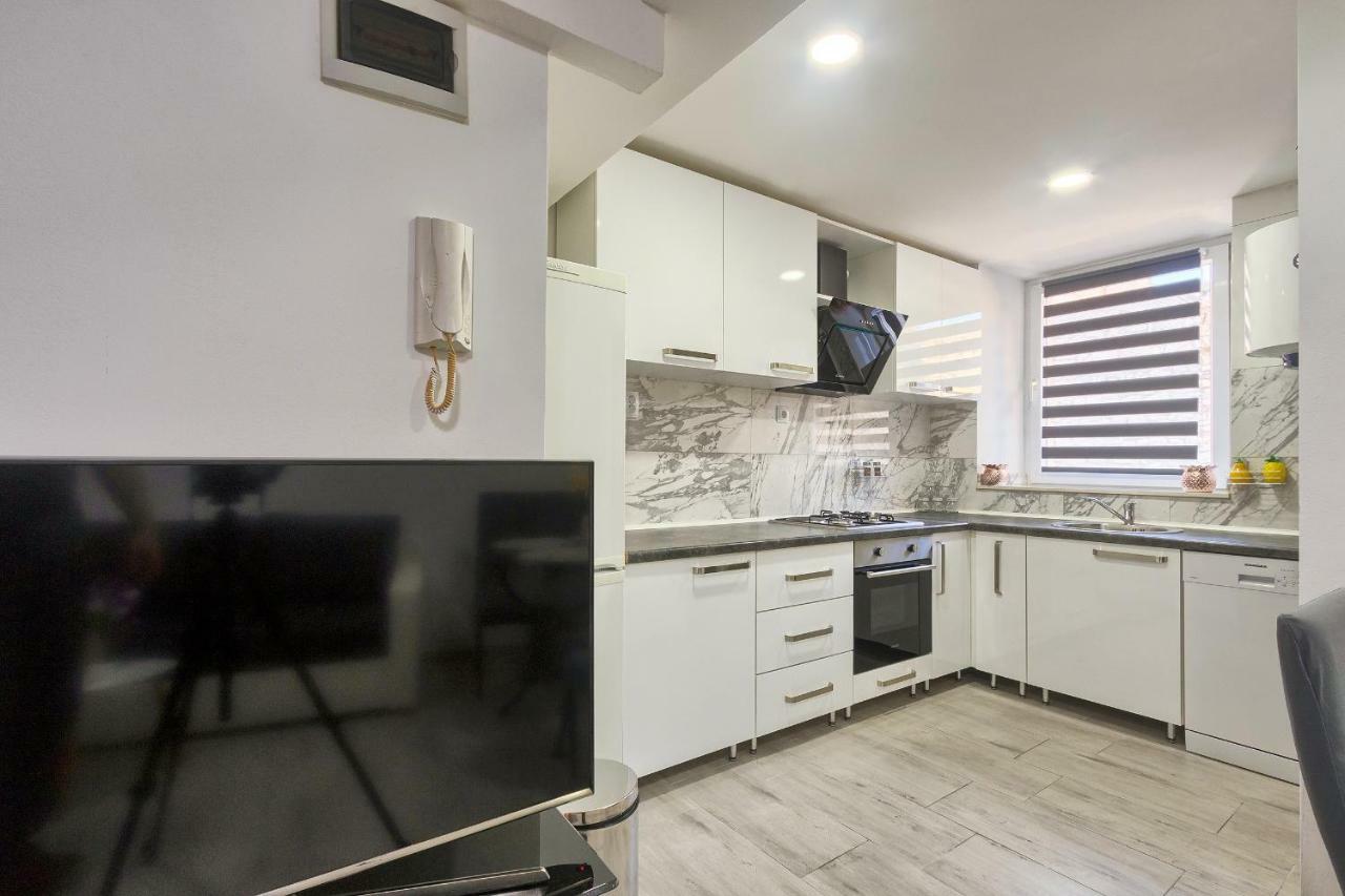 Old Town Apartments In City Center PUY 외부 사진